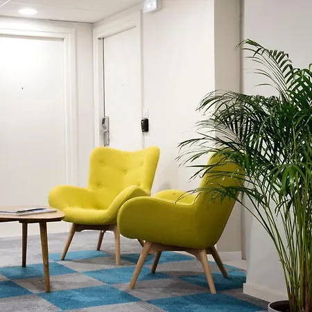 La Canopee Aparthotel *