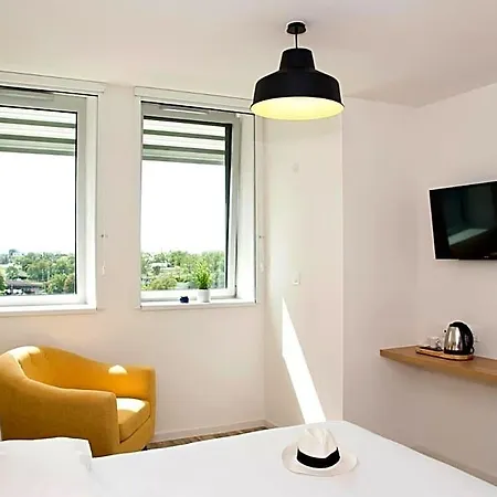 アパートホテル La Canopee 3*